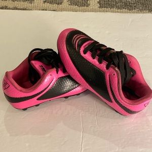 Toddler girl pink soccer shoes size 8.5